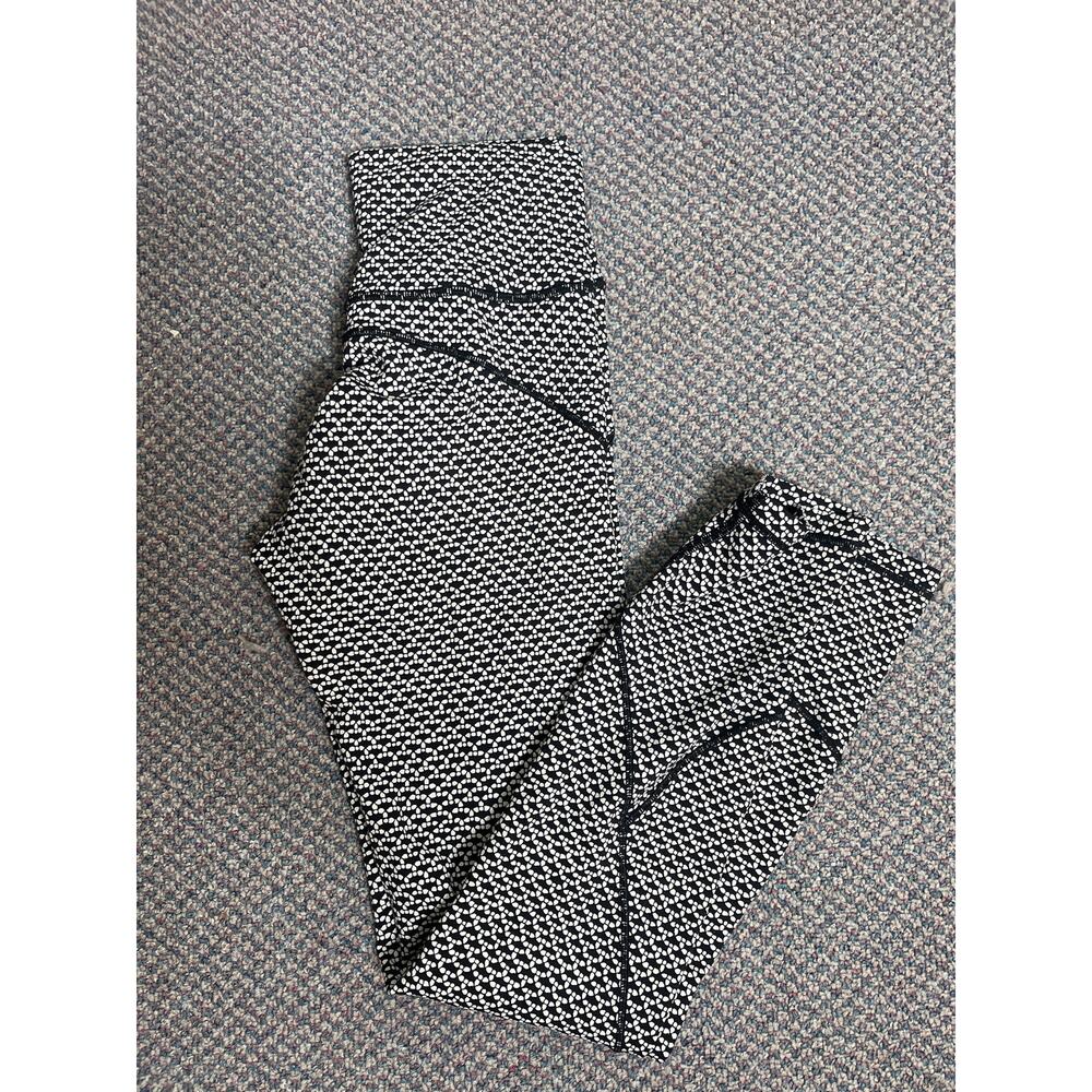 Lululemon In Movement Legging Black and White Size 4